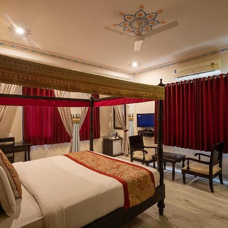 Hotel Royal Pratap Niwas Udaipur Eksteriør billede