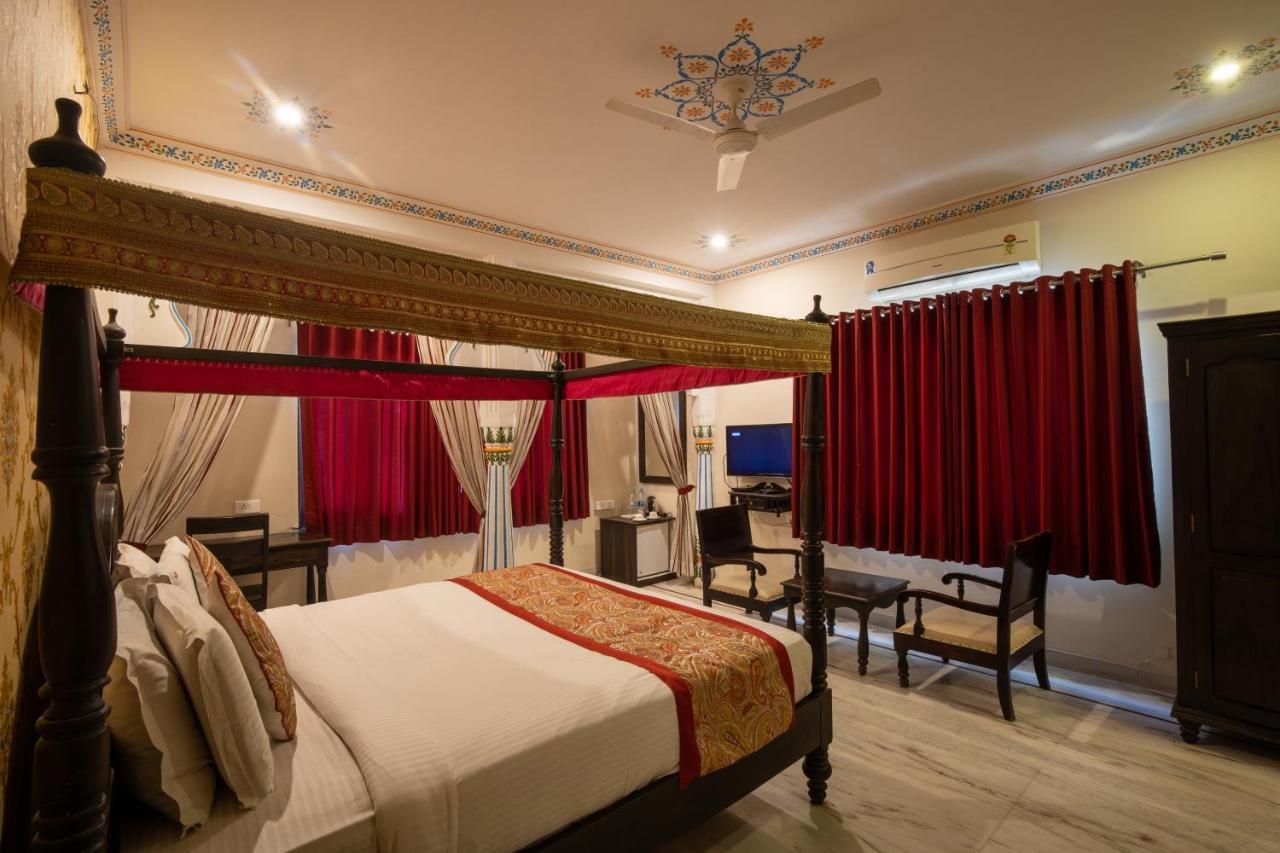 Hotel Royal Pratap Niwas Udaipur Eksteriør billede