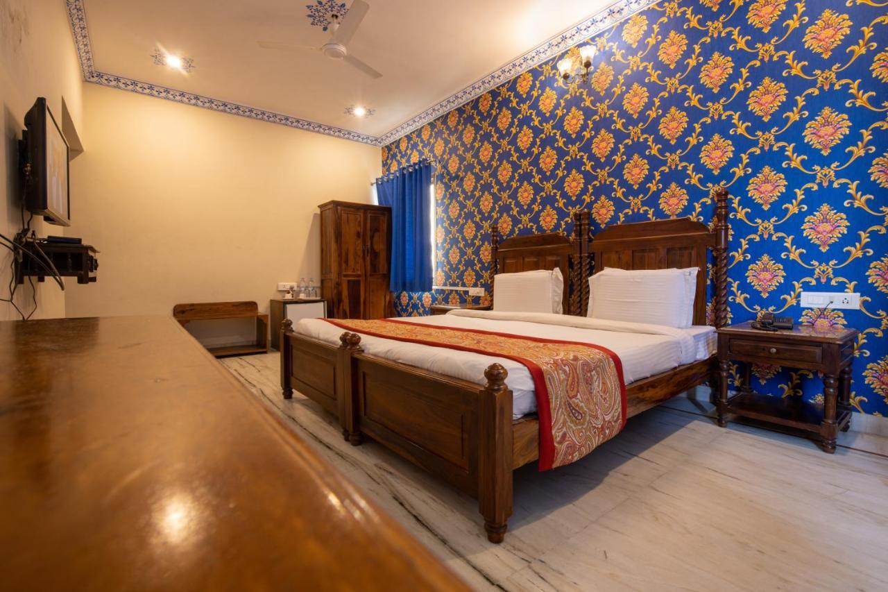Hotel Royal Pratap Niwas Udaipur Eksteriør billede
