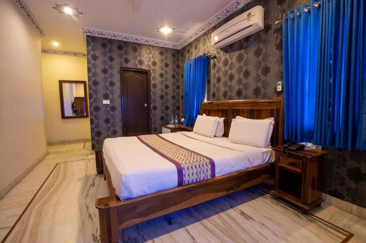 Hotel Royal Pratap Niwas Udaipur Eksteriør billede