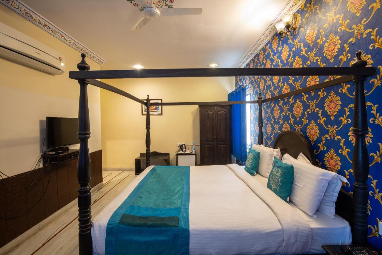 Hotel Royal Pratap Niwas Udaipur Eksteriør billede