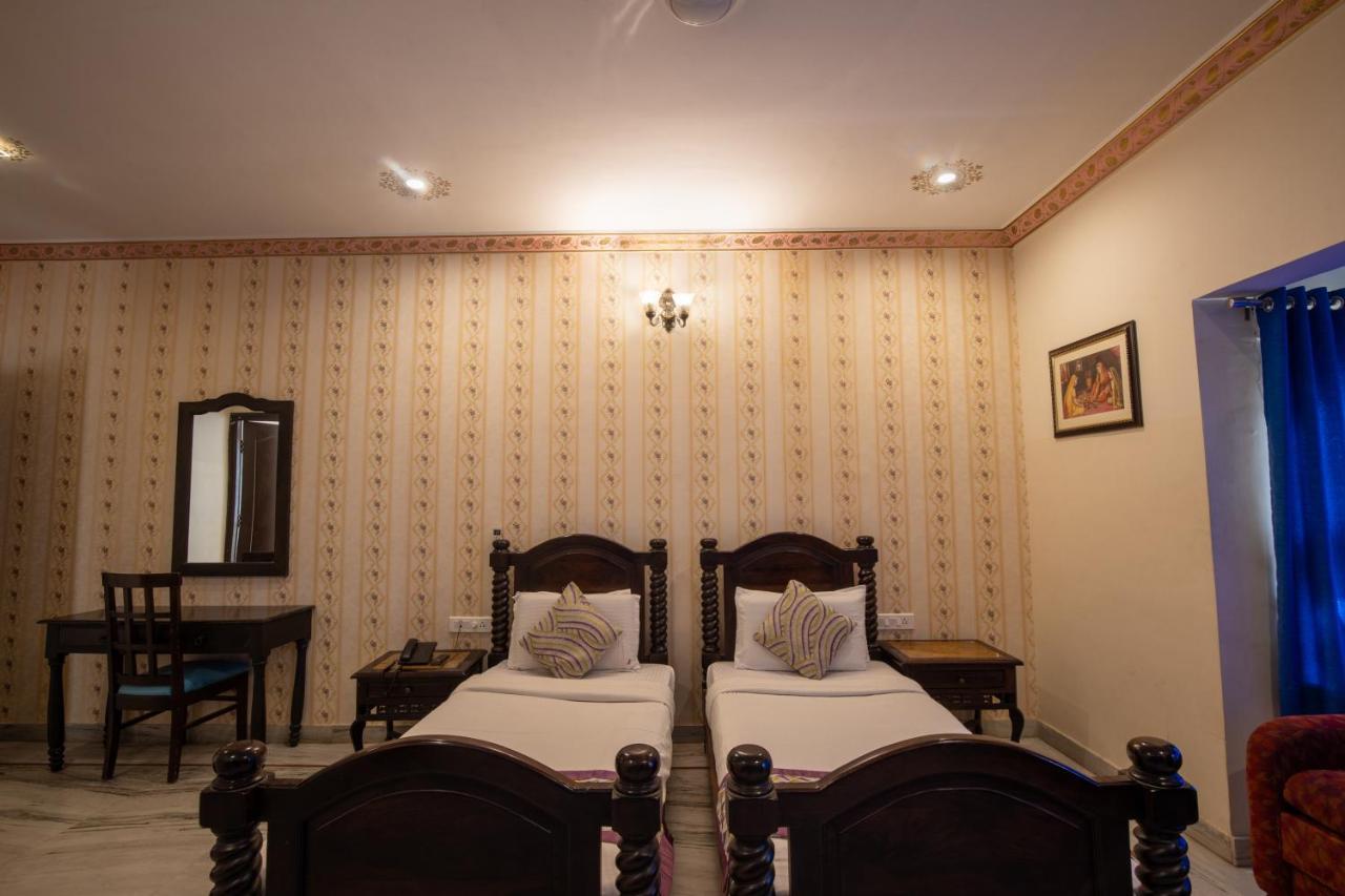 Hotel Royal Pratap Niwas Udaipur Eksteriør billede