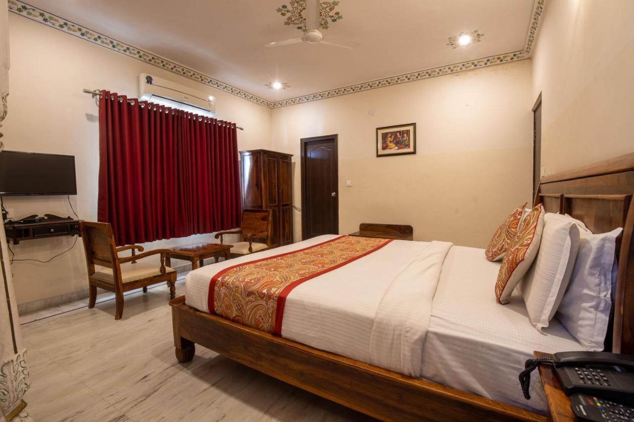 Hotel Royal Pratap Niwas Udaipur Eksteriør billede