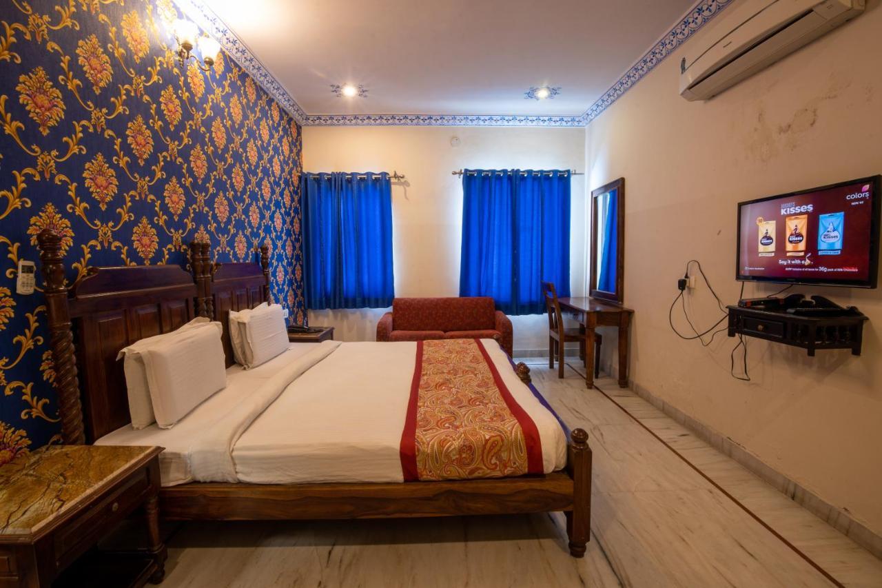 Hotel Royal Pratap Niwas Udaipur Eksteriør billede