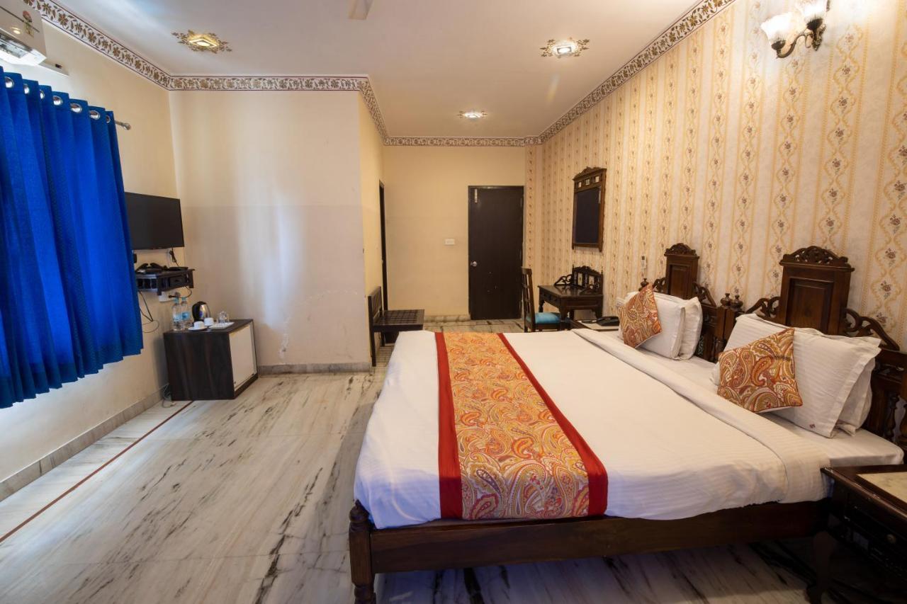 Hotel Royal Pratap Niwas Udaipur Eksteriør billede