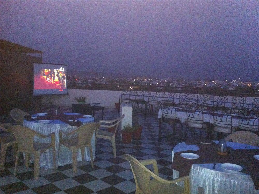 Hotel Royal Pratap Niwas Udaipur Eksteriør billede