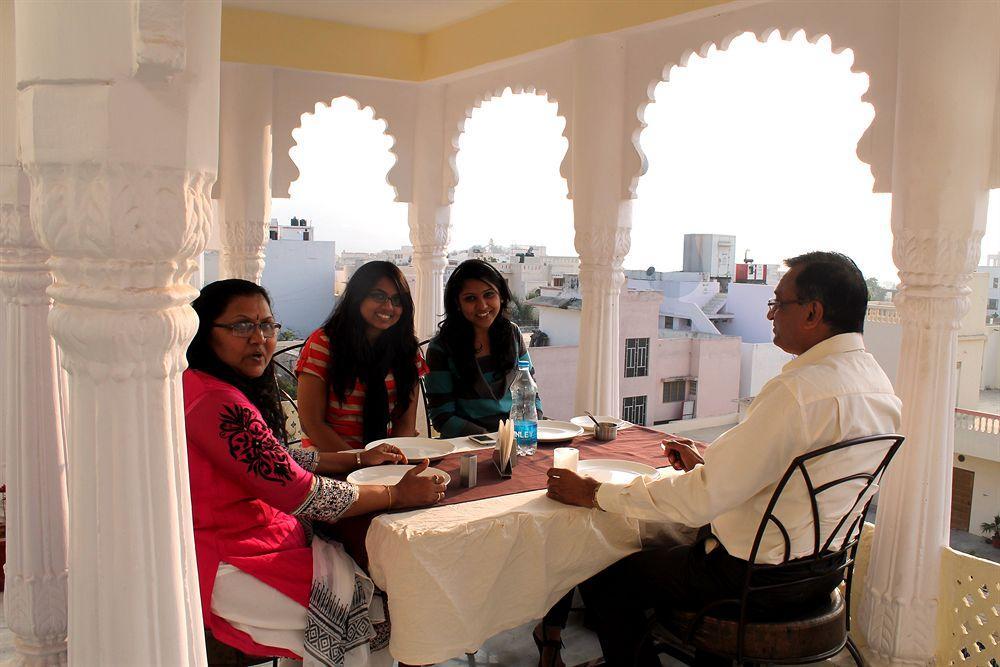 Hotel Royal Pratap Niwas Udaipur Eksteriør billede