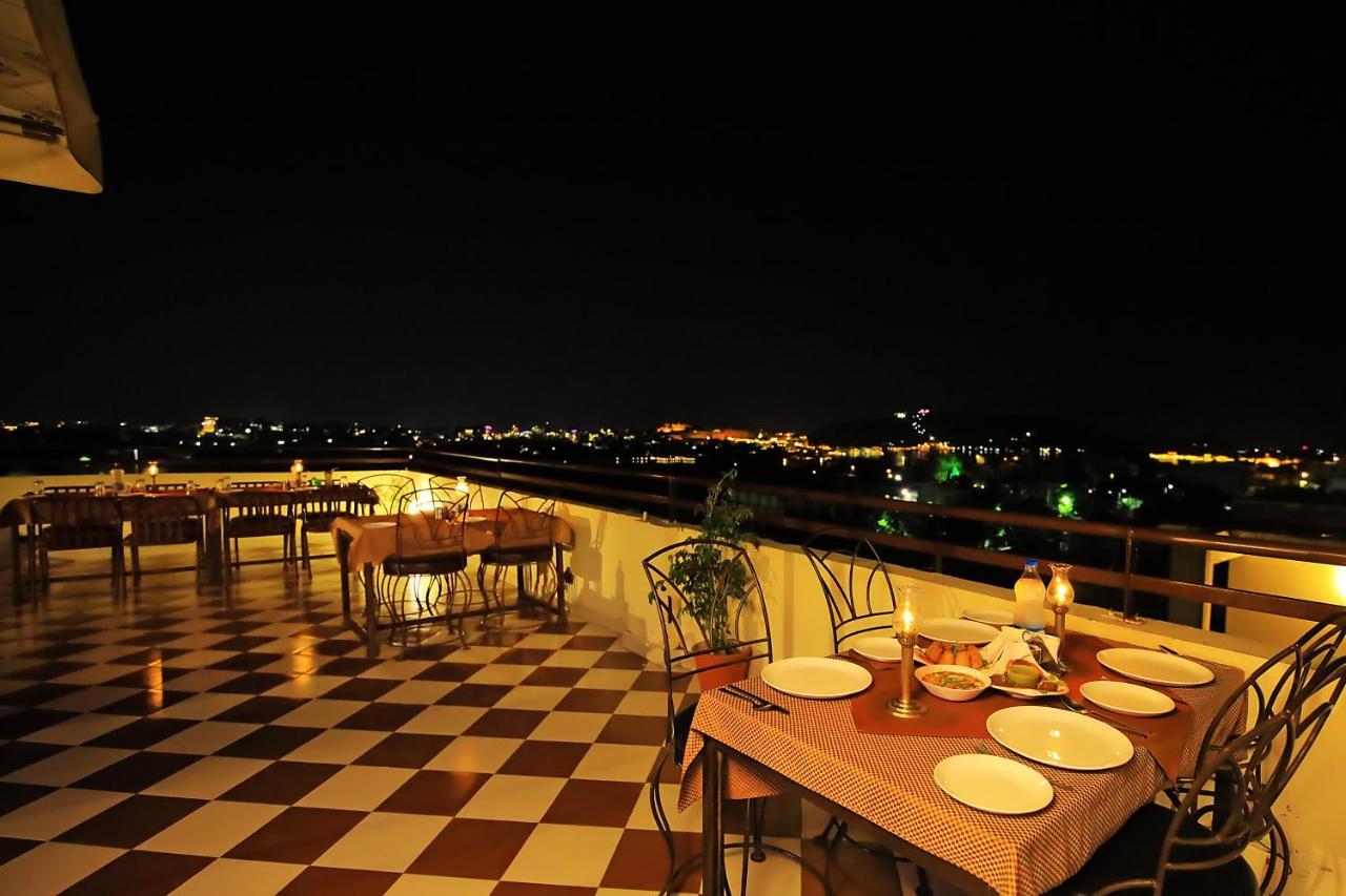 Hotel Royal Pratap Niwas Udaipur Eksteriør billede