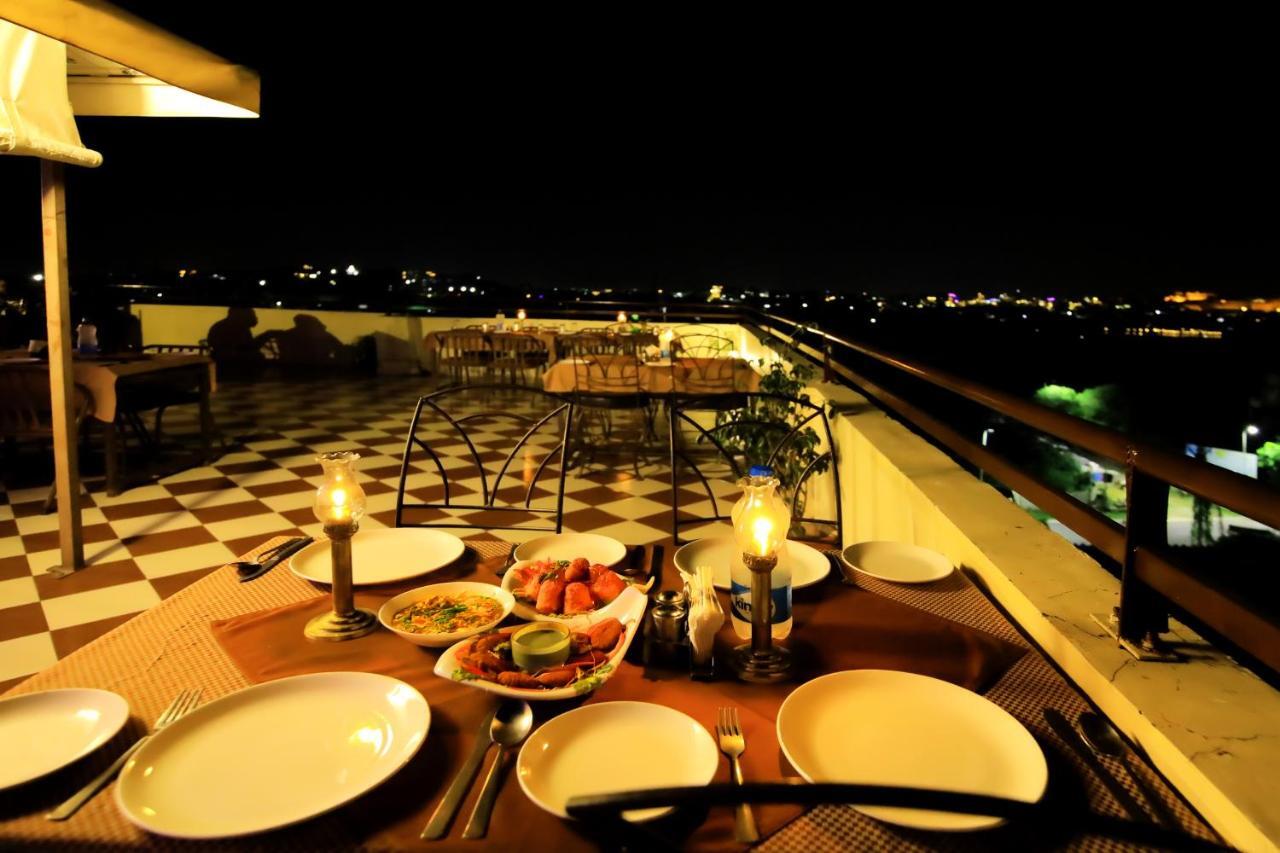 Hotel Royal Pratap Niwas Udaipur Eksteriør billede